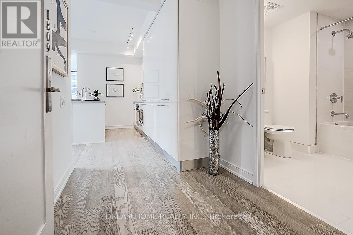 1809 - 3 Gloucester Street, Toronto, Ontario  M4Y 0C6 - Photo 2 - C13648386