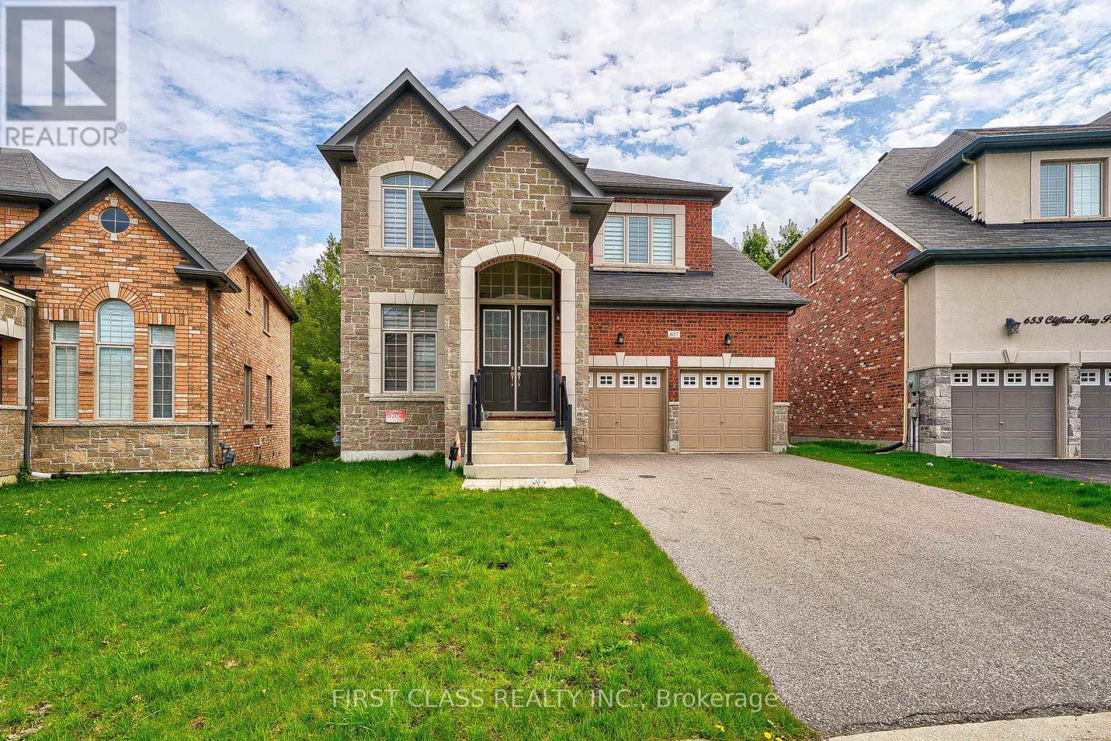 657 CLIFFORD PERRY PLACE, Newmarket, Ontario