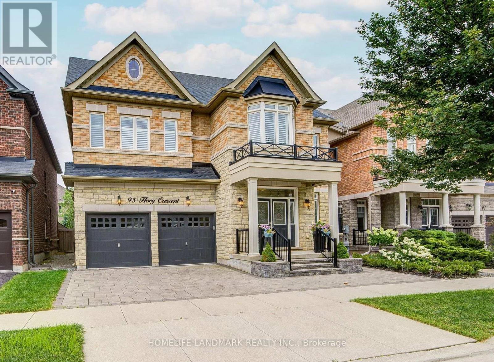 95 HOEY CRESCENT, Oakville, Ontario