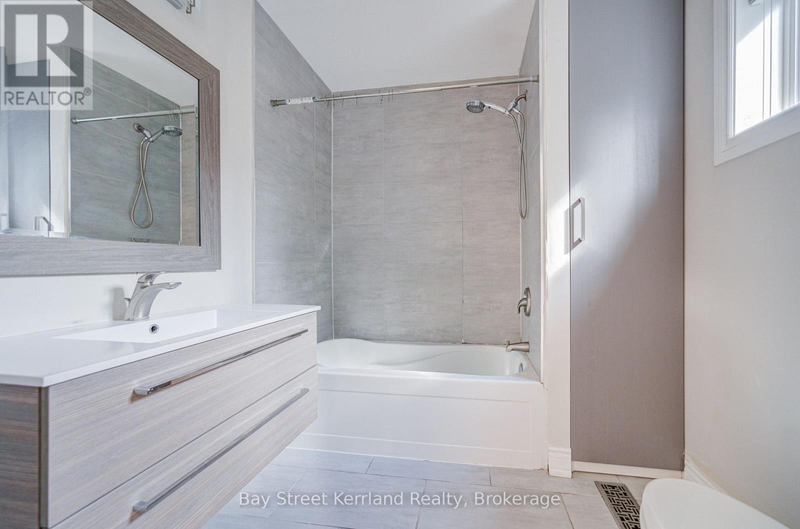 2320 Proudfoot Trail, Oakville, Ontario  L6M 3Y2 - Photo 21 - W13648392