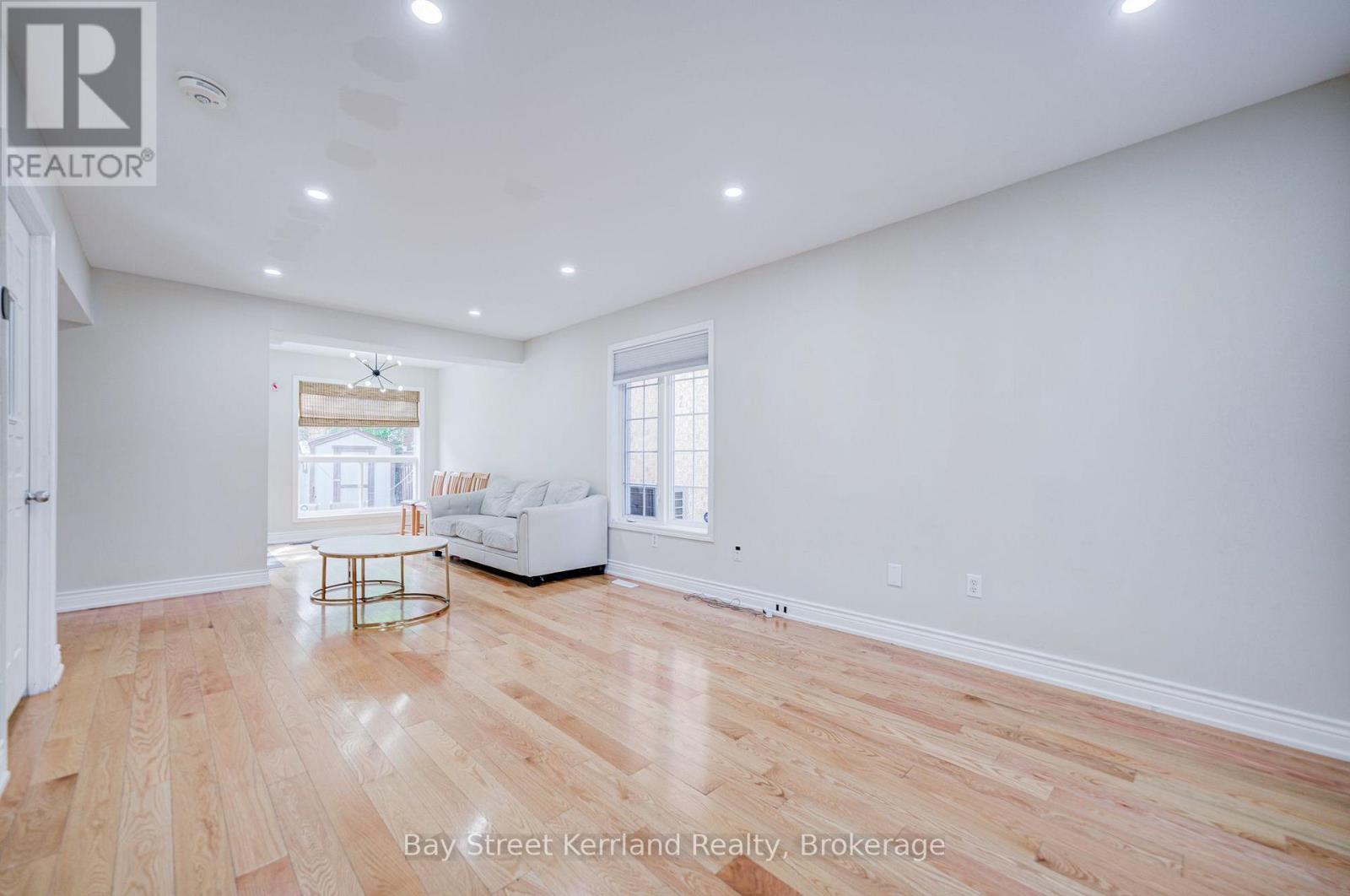 2320 Proudfoot Trail, Oakville, Ontario  L6M 3Y2 - Photo 3 - W13648392