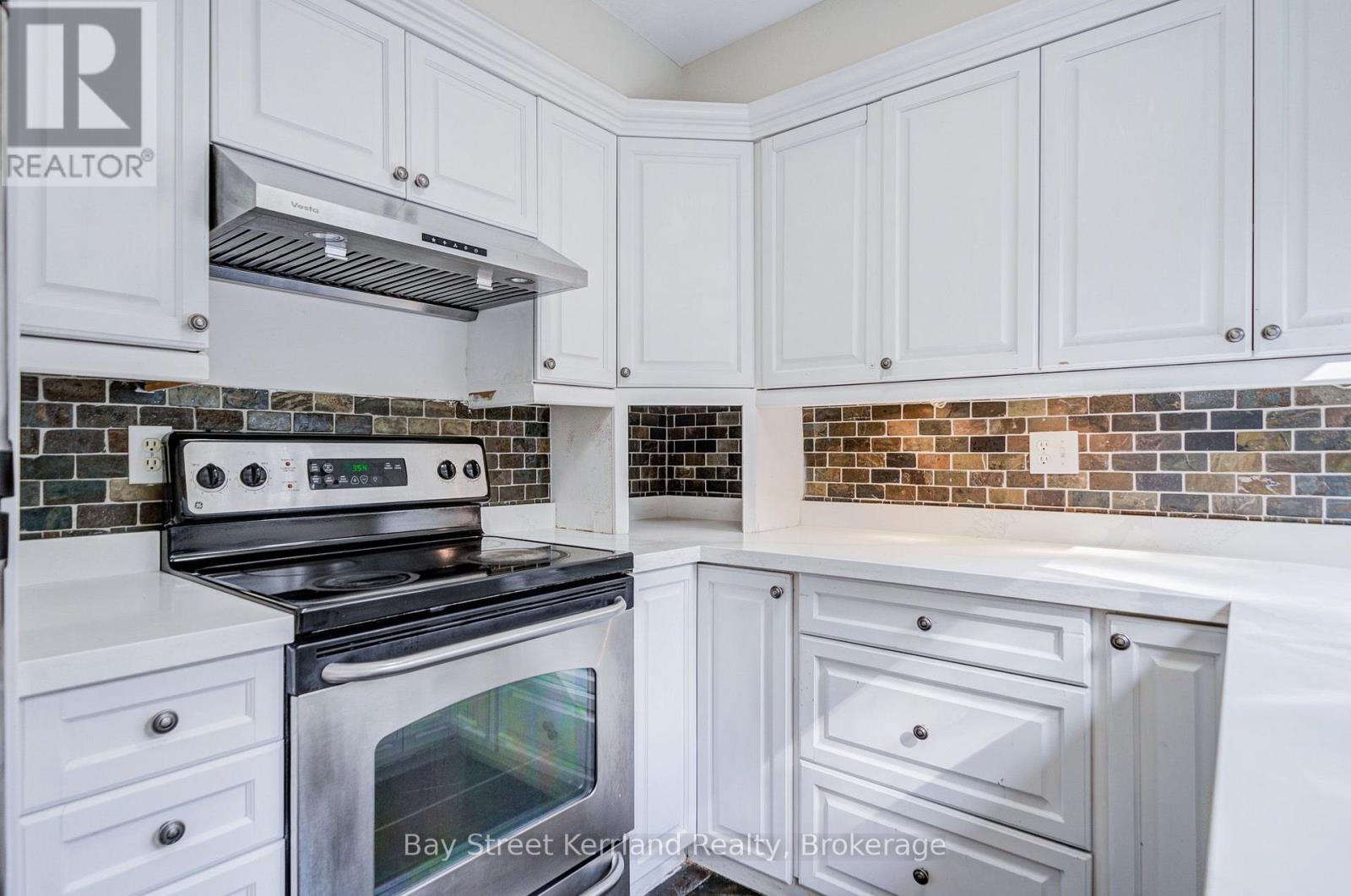 2320 Proudfoot Trail, Oakville, Ontario  L6M 3Y2 - Photo 7 - W13648392