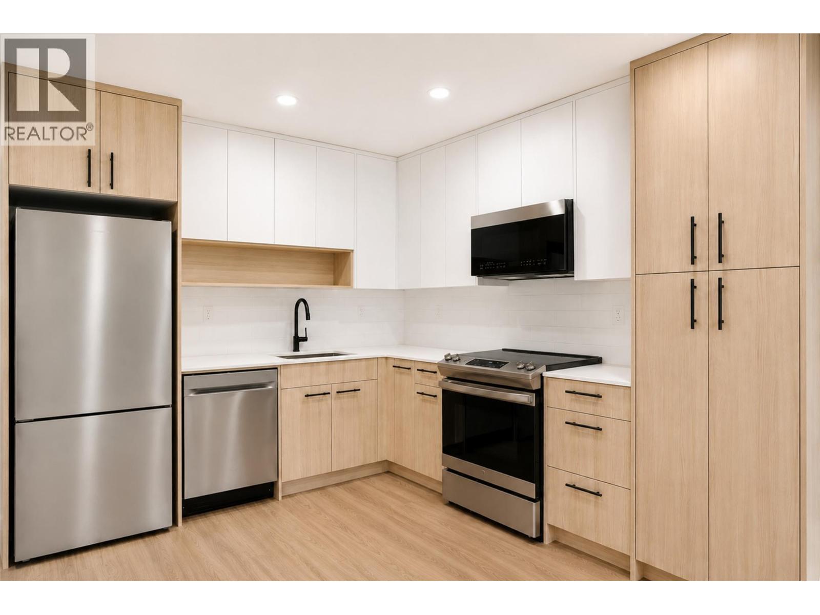1380 Pridham Avenue Unit# 201, Kelowna, British Columbia