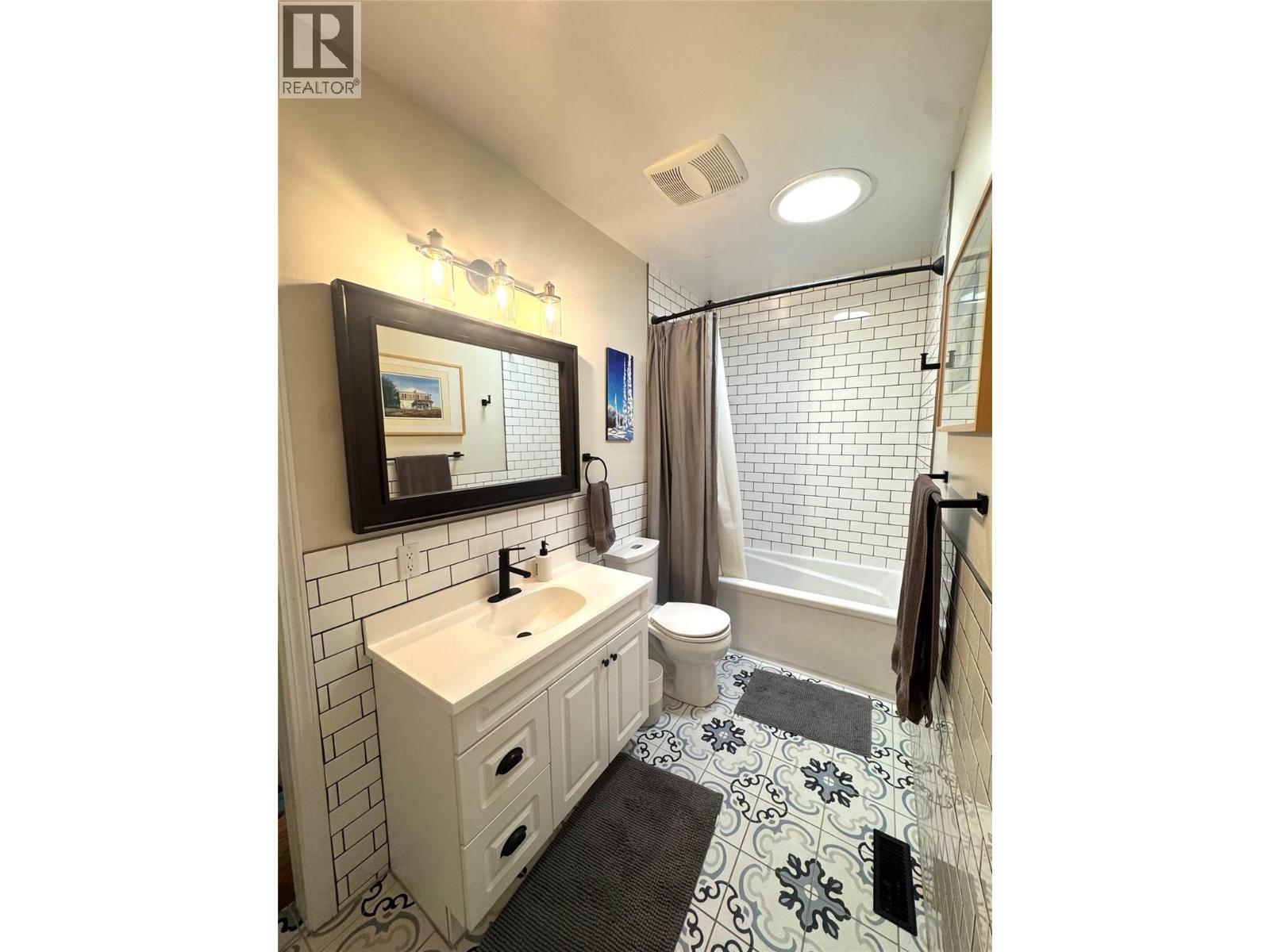 612 Second Street, Nelson, British Columbia V1L 2L8 - Photo 6 - 10396537