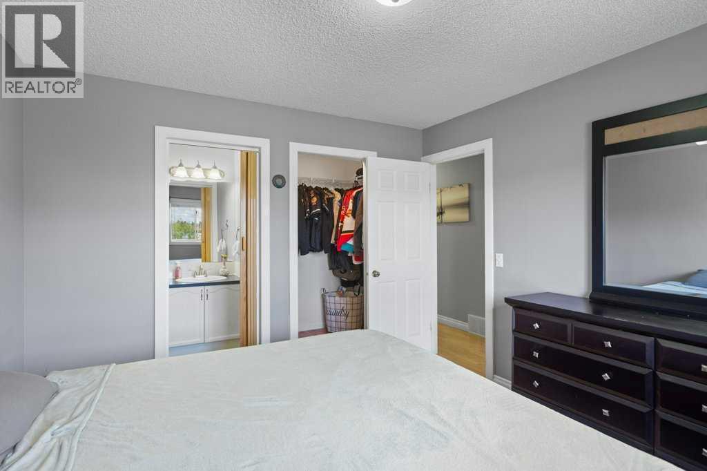 202 Willowbrook Close Nw, Airdrie, Alberta  T4B 2J7 - Photo 18 - A2331814