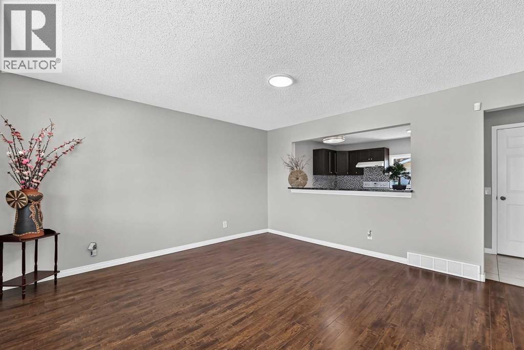 80 Pensville Road SE, Calgary, Alberta  T2A 4K5 - Photo 8 - A2335025
