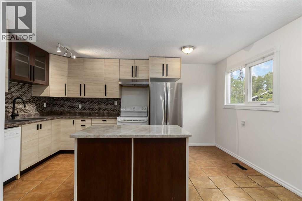 156 Rock Bay, Fort McMurray, Alberta