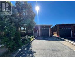 34 IANGROVE TERRACE, Toronto, Ontario