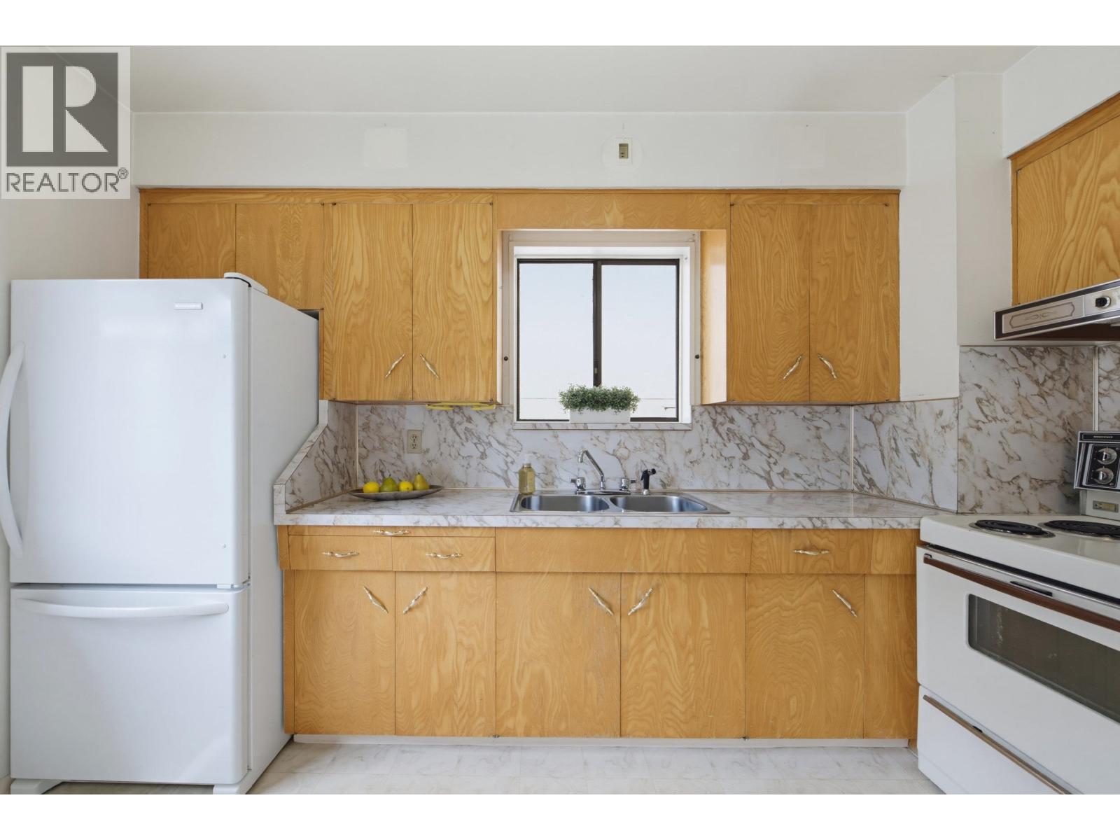 2546 Napier Street, Vancouver, British Columbia  V5K 2W5 - Photo 9 - R3137631