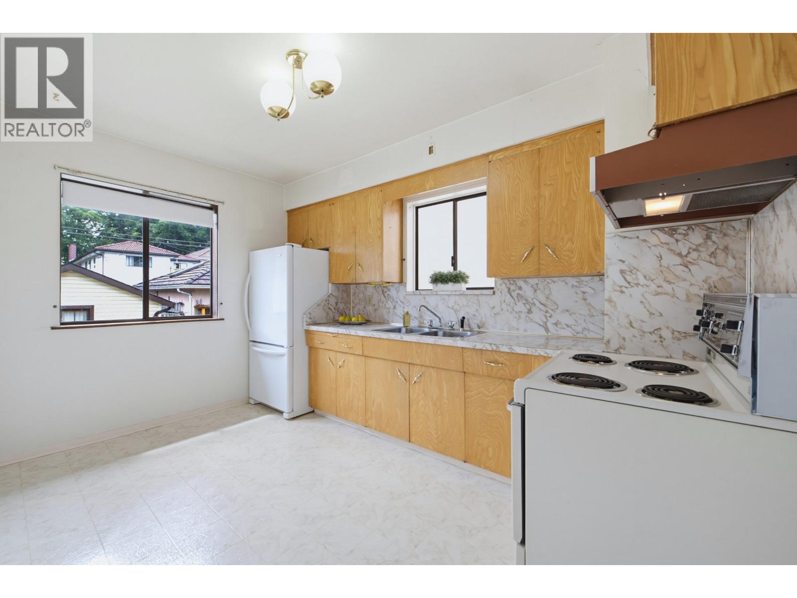2546 Napier Street, Vancouver, British Columbia  V5K 2W5 - Photo 8 - R3137631