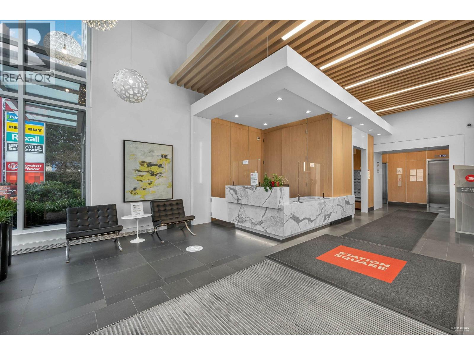 2709 4688 KINGSWAY, Burnaby, British Columbia