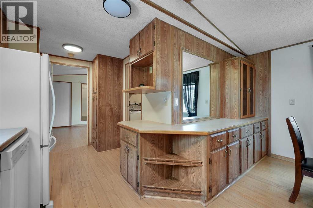 169 Erin Woods Circle SE, Calgary, Alberta  T2B 3E1 - Photo 9 - A2334682