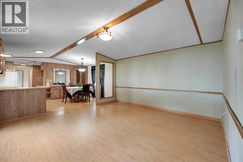 169 Erin Woods Circle SE, Calgary, Alberta  T2B 3E1 - Photo 10 - A2334682