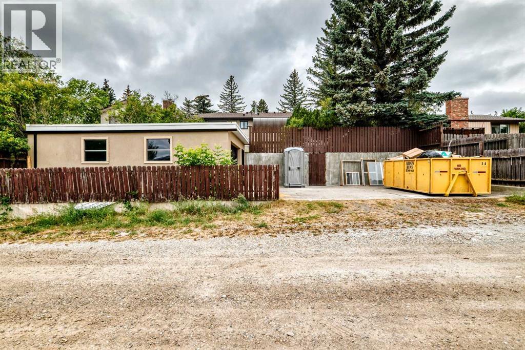 307 Silverthorn Way NW, Calgary, Alberta  T3B 4E8 - Photo 45 - A2335043