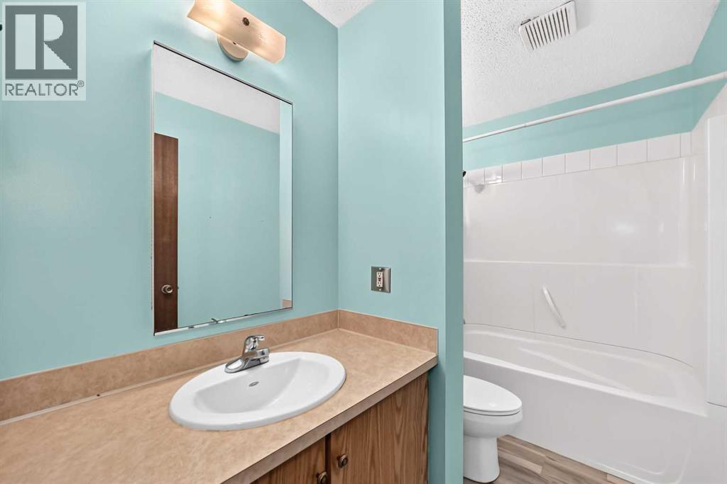 32 Macewan Park Link NW, Calgary, Alberta  T3K 3E8 - Photo 17 - A2333588