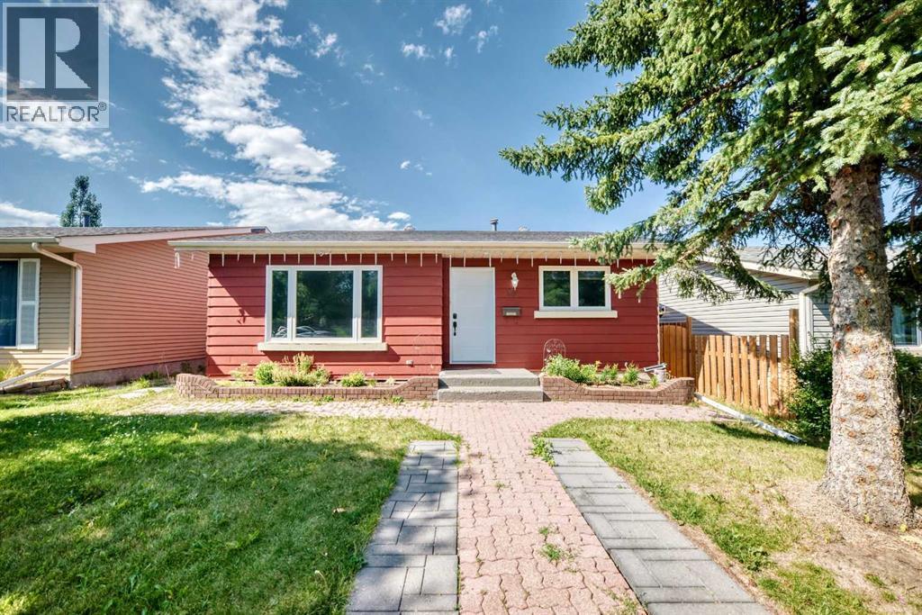 32 Macewan Park Link NW, Calgary, Alberta  T3K 3E8 - Photo 2 - A2333588