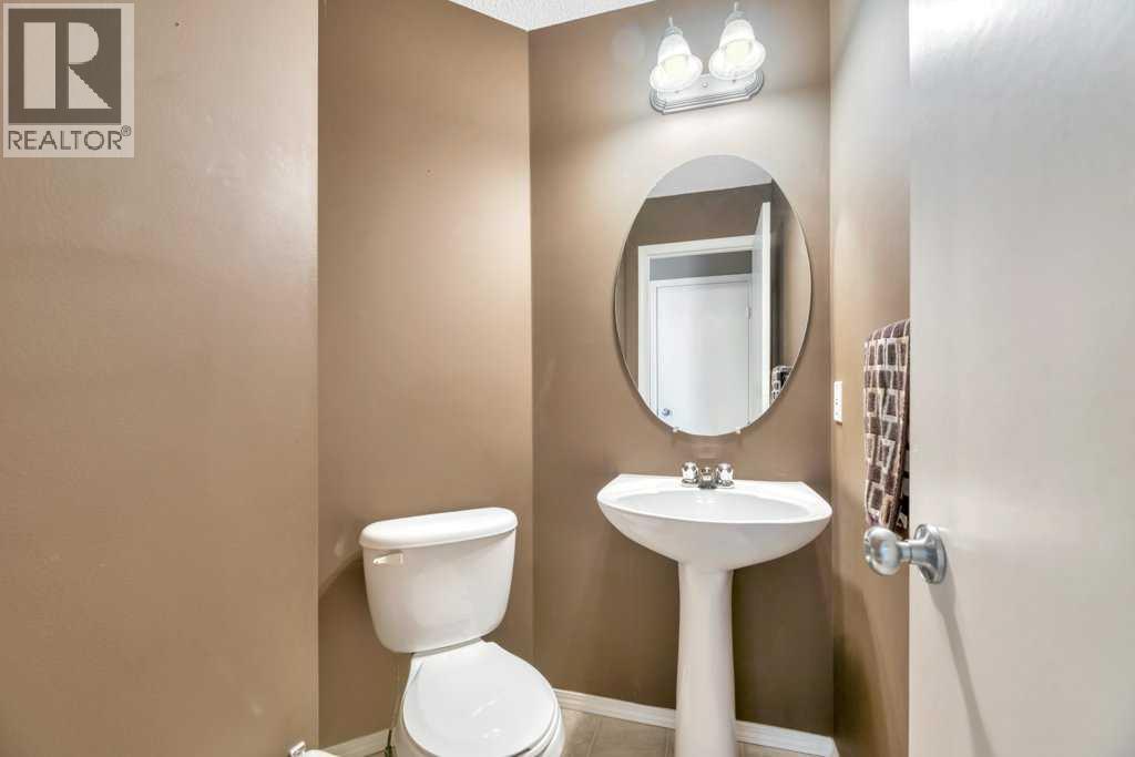 80 Elgin Gardens SE, Calgary, Alberta  T2Z 4T4 - Photo 17 - A2335294