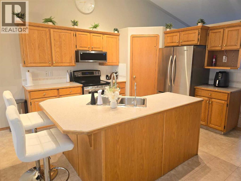 12 Archibald Crescent, Red Deer, Alberta  T4R 2X3 - Photo 7 - A2331497