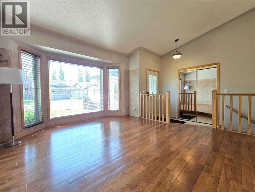 12 Archibald Crescent, Red Deer, Alberta  T4R 2X3 - Photo 9 - A2331497
