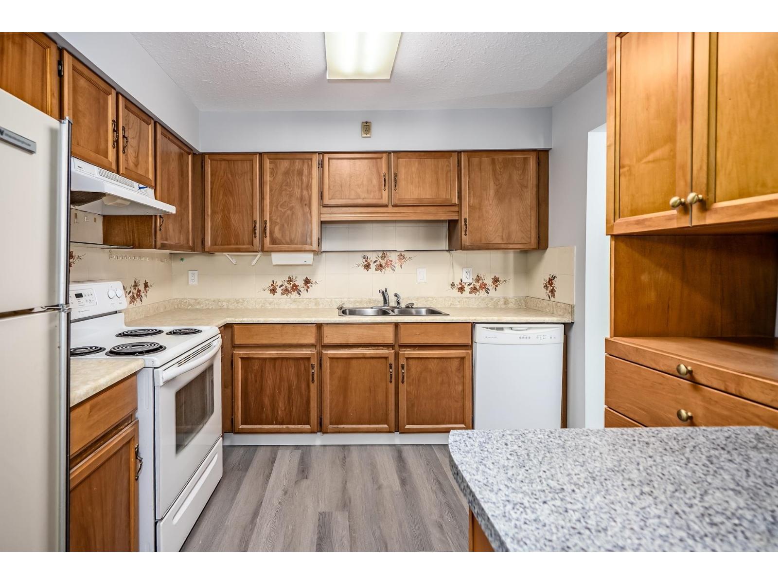 303 32025 Tims Avenue, Abbotsford, British Columbia V2T 2H3 - Photo 7 - R3152240