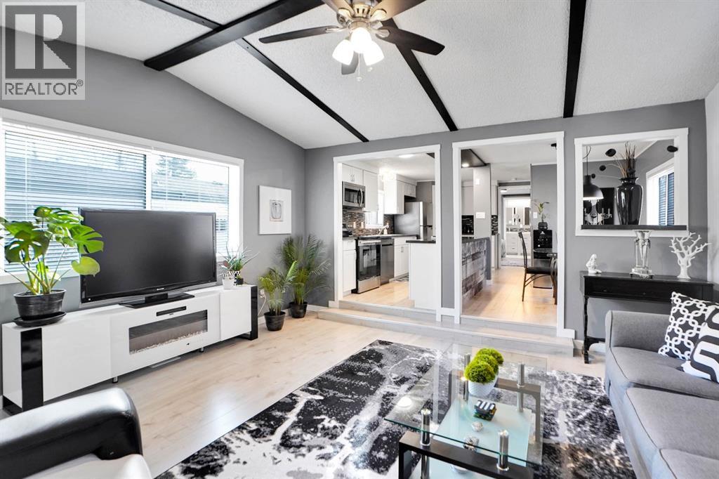 208, 3223 83 Street NW, Calgary, Alberta