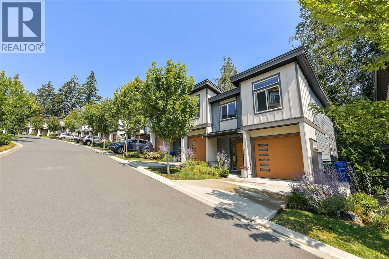 937 Echo Valley Pl