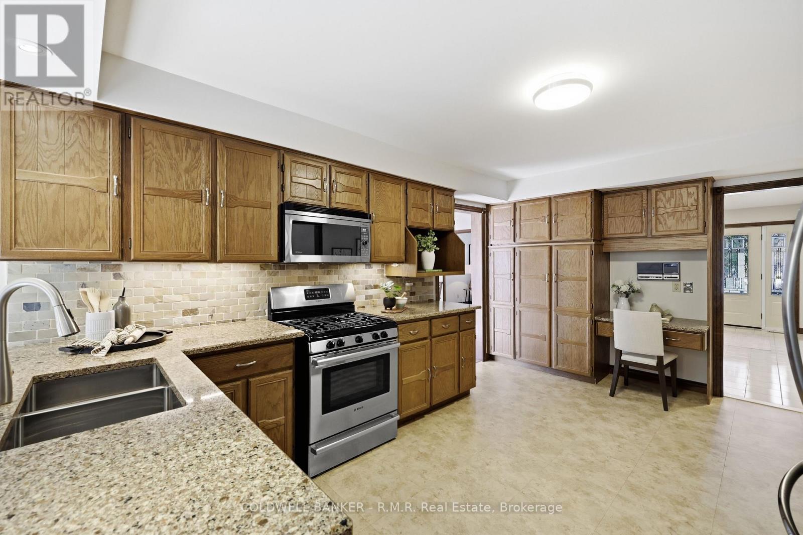 138 Samac Trail, Oshawa, Ontario  L1G 7V9 - Photo 11 - E13648566