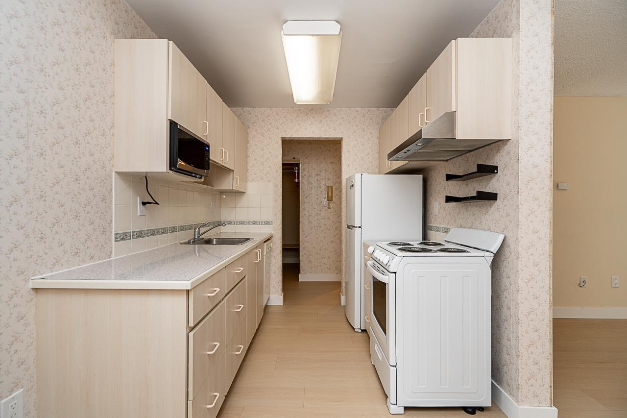208 15020 North Bluff Road, White Rock, British Columbia  V4B 5A4 - Photo 12 - R3153458