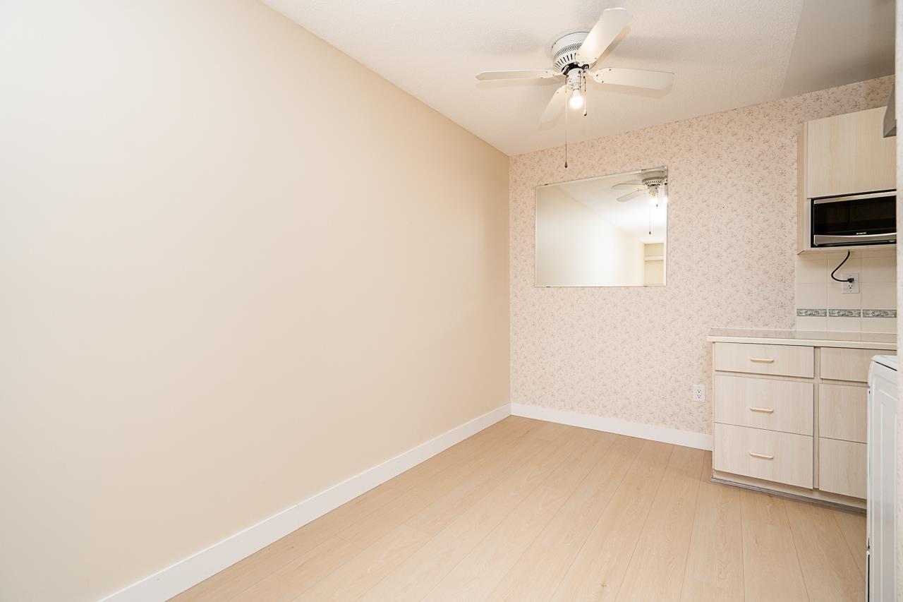 208 15020 North Bluff Road, White Rock, British Columbia  V4B 5A4 - Photo 10 - R3153458