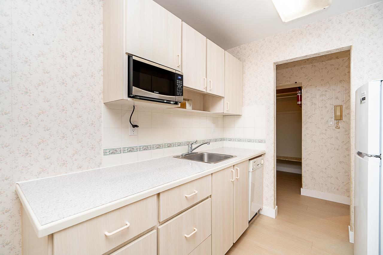 208 15020 North Bluff Road, White Rock, British Columbia  V4B 5A4 - Photo 13 - R3153458