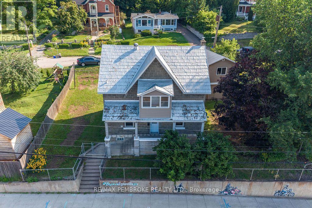 131 BONNECHERE STREET W, Bonnechere Valley, Ontario