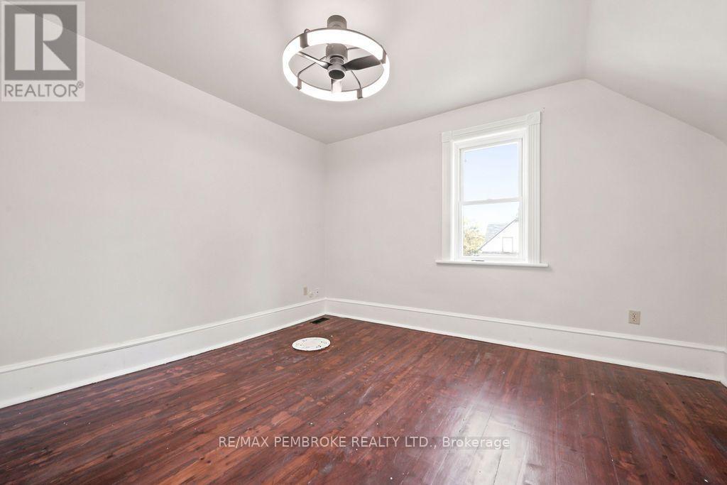 131 Bonnechere Street W, Bonnechere Valley, Ontario  K0J 1T0 - Photo 14 - X13648550
