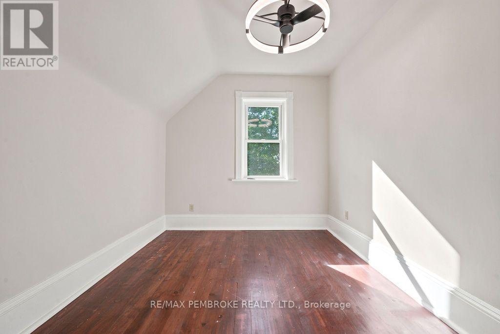 131 Bonnechere Street W, Bonnechere Valley, Ontario  K0J 1T0 - Photo 15 - X13648550
