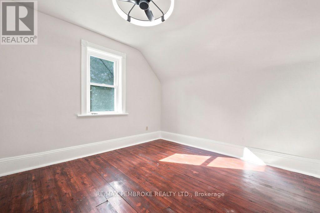 131 Bonnechere Street W, Bonnechere Valley, Ontario  K0J 1T0 - Photo 18 - X13648550