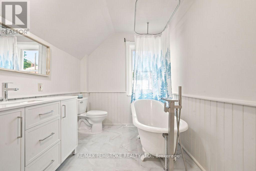131 Bonnechere Street W, Bonnechere Valley, Ontario  K0J 1T0 - Photo 22 - X13648550