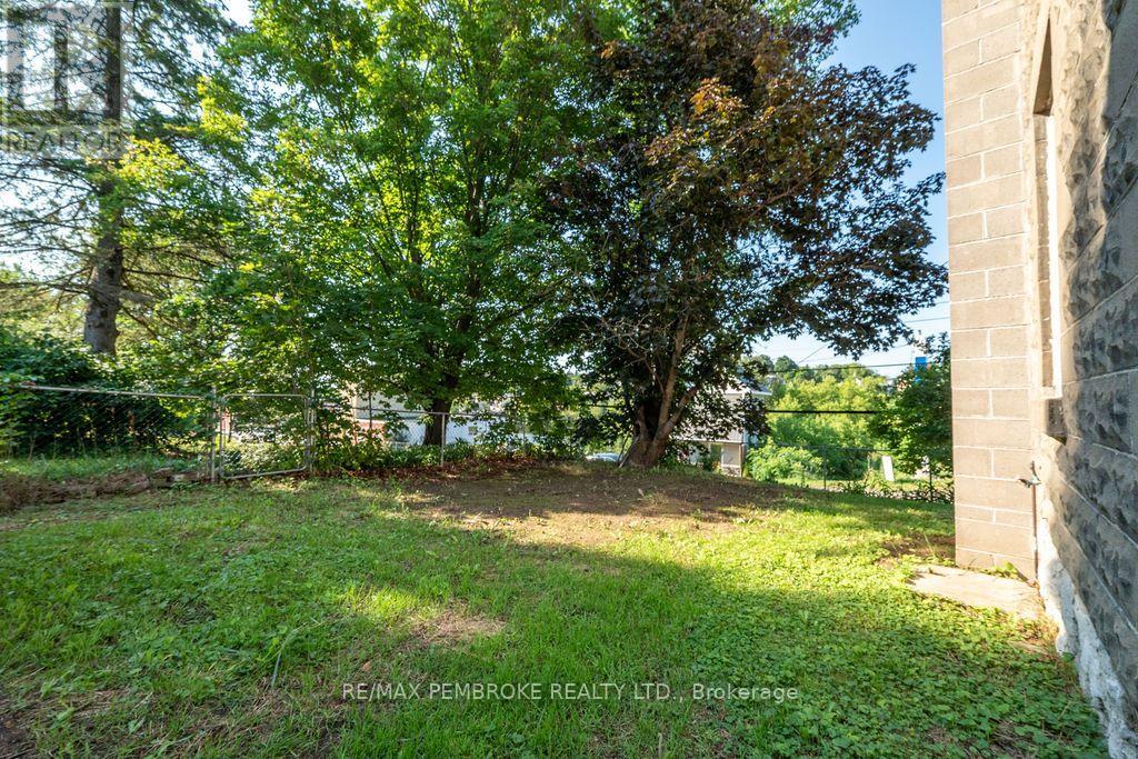 131 Bonnechere Street W, Bonnechere Valley, Ontario  K0J 1T0 - Photo 29 - X13648550