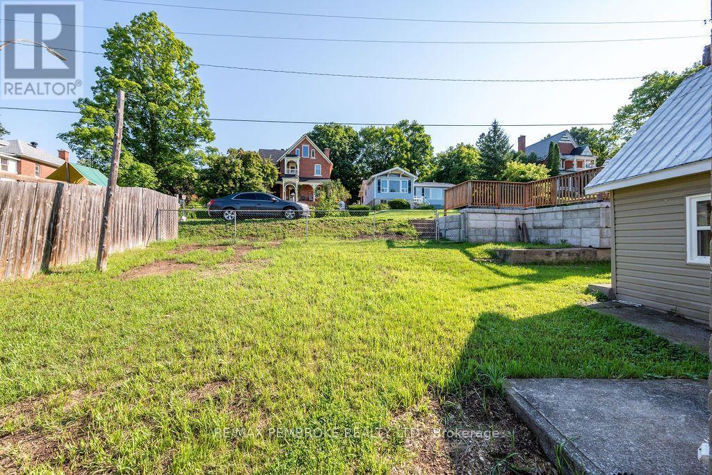 131 Bonnechere Street W, Bonnechere Valley, Ontario  K0J 1T0 - Photo 33 - X13648550