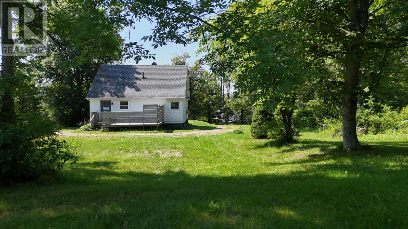 22 Archibald Street, Sydney Mines, Nova Scotia  B1V 2Y5 - Photo 3 - 202605950