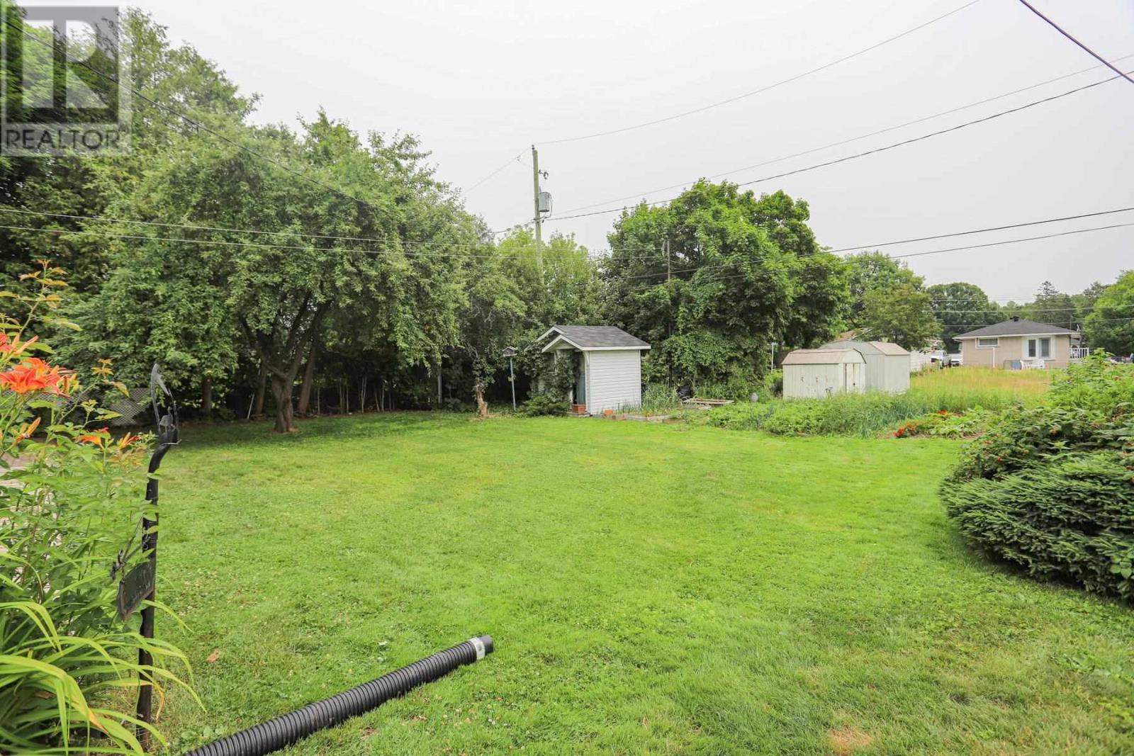 24 Granite St, Sault Ste. Marie, Ontario P6B 4T1 - Photo 7 - SM261908