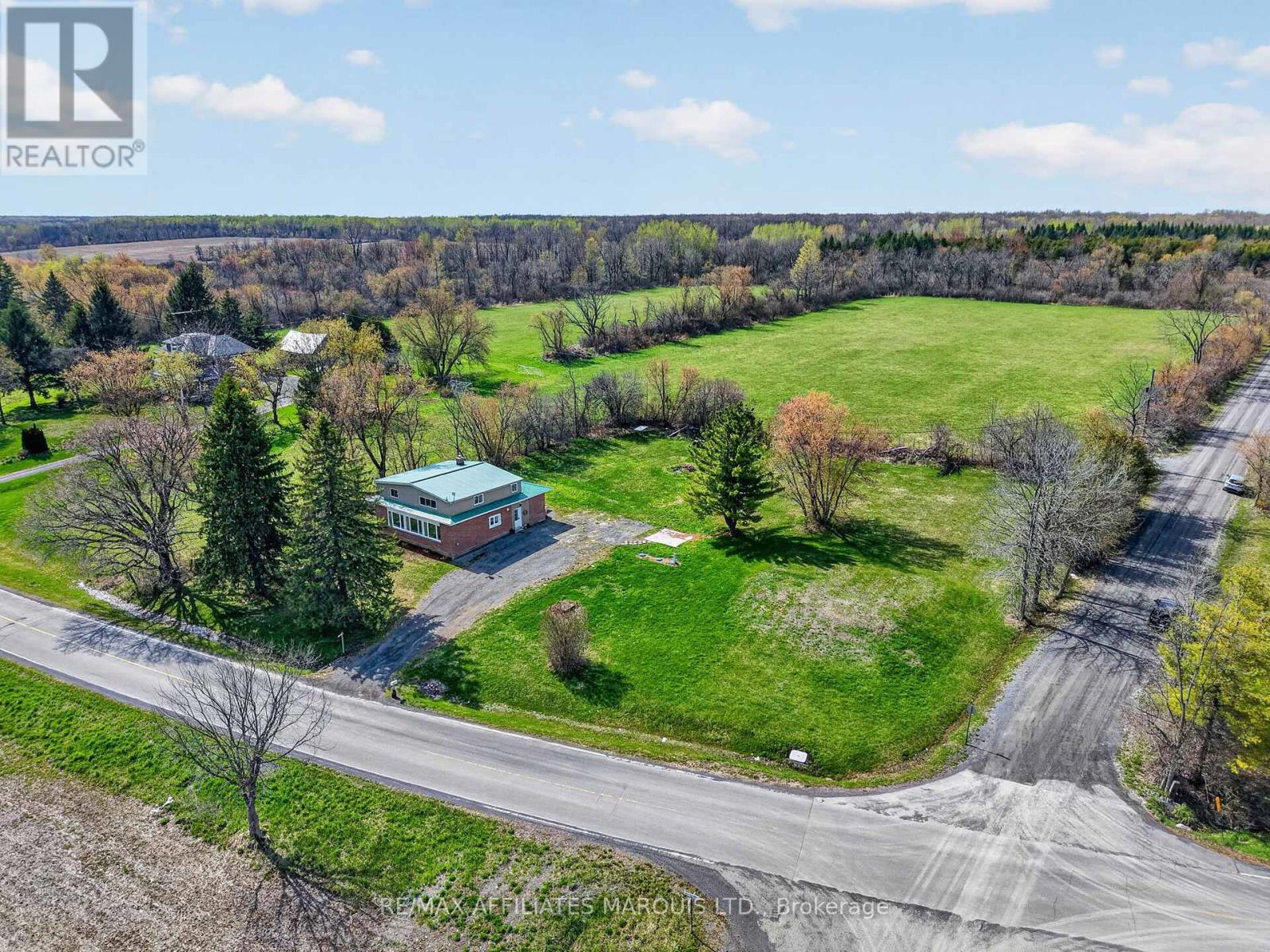 20033 Kenyon Conc Rd 4 Road, North Glengarry, Ontario  K0C 1A0 - Photo 1 - X13087142