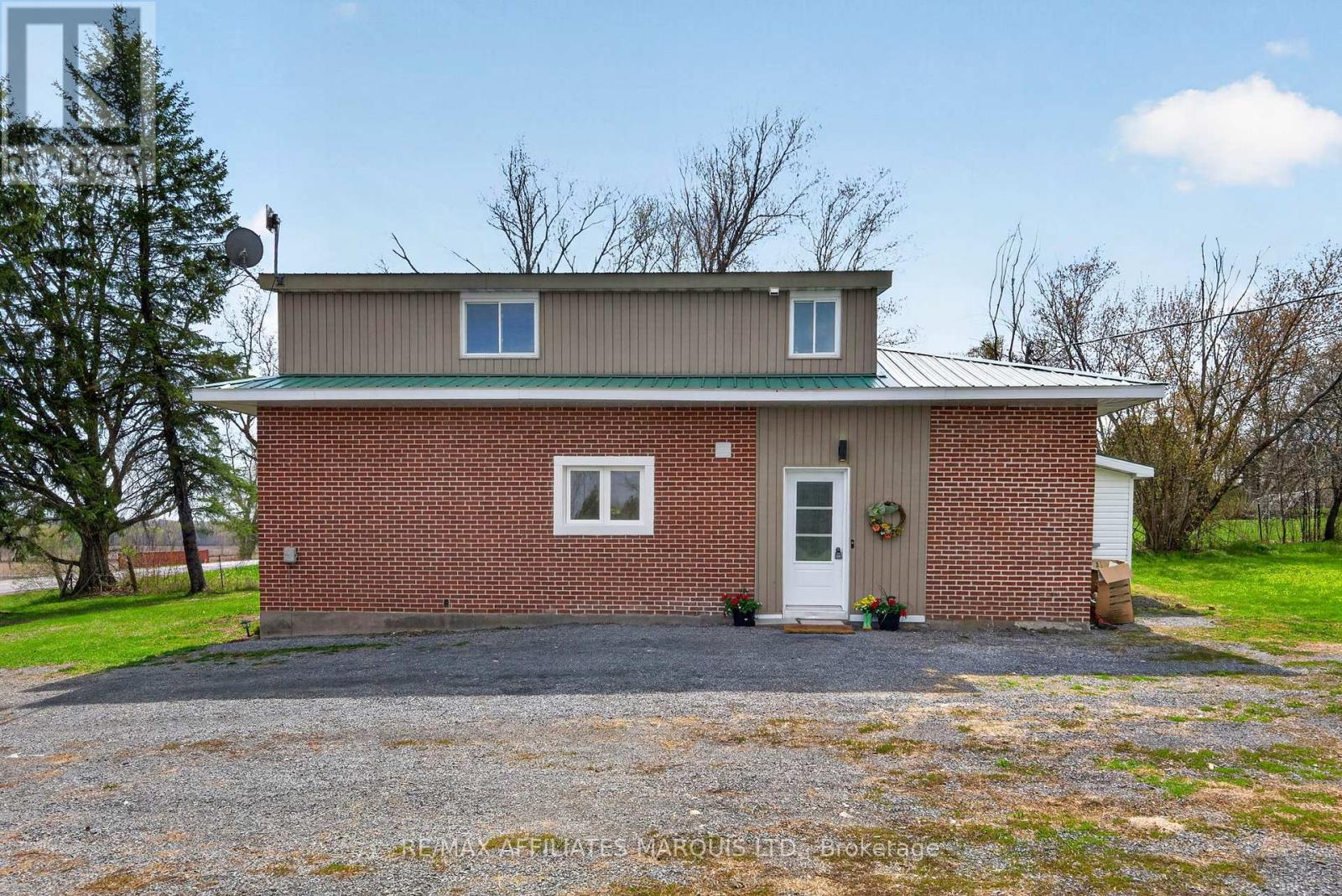 20033 Kenyon Conc Rd 4 Road, North Glengarry, Ontario  K0C 1A0 - Photo 2 - X13087142
