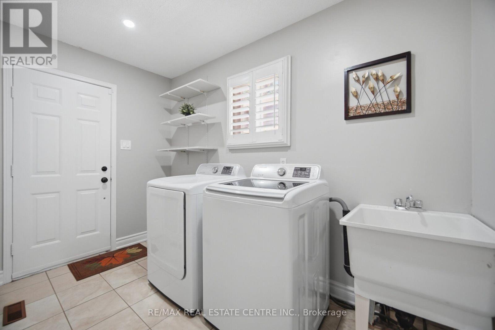1558 Highbrook Avenue, Mississauga, Ontario  L5M 4V8 - Photo 16 - W13620416