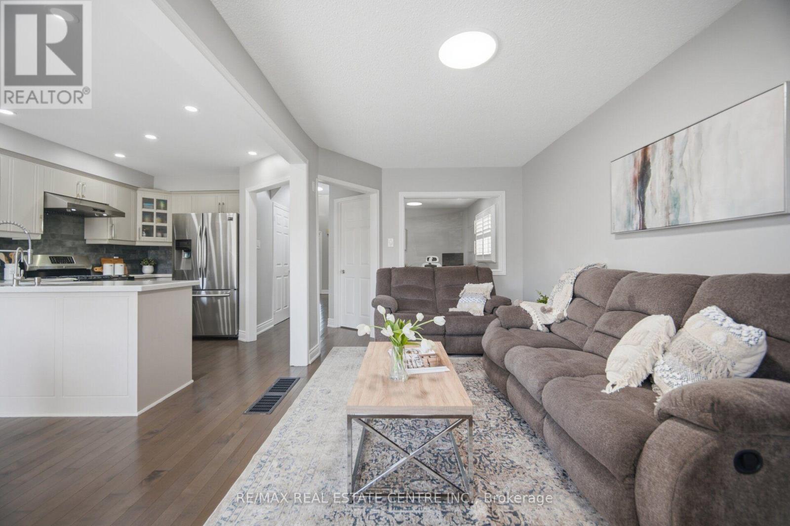 1558 Highbrook Avenue, Mississauga, Ontario  L5M 4V8 - Photo 12 - W13620416