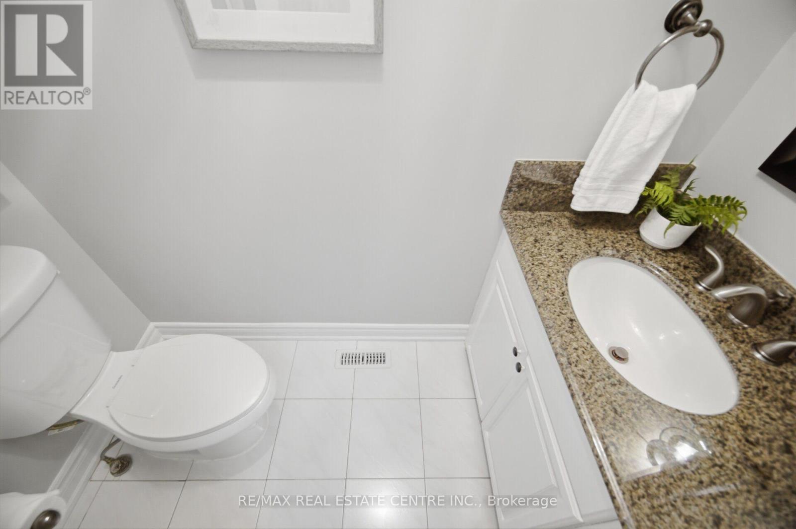 1558 Highbrook Avenue, Mississauga, Ontario  L5M 4V8 - Photo 15 - W13620416