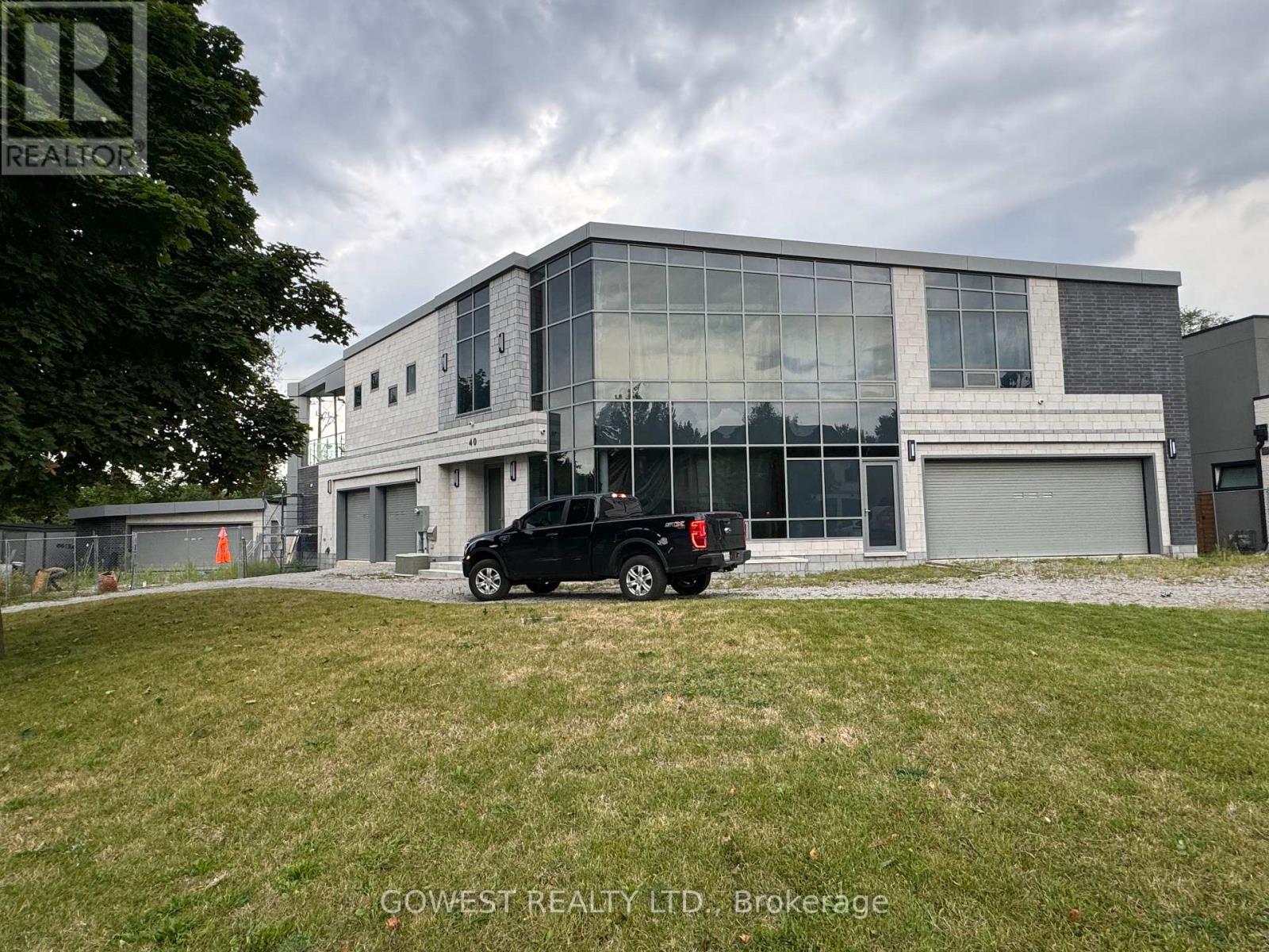 40 Tottenham Road, Toronto, Ontario  M3C 2J4 - Photo 3 - C13556548
