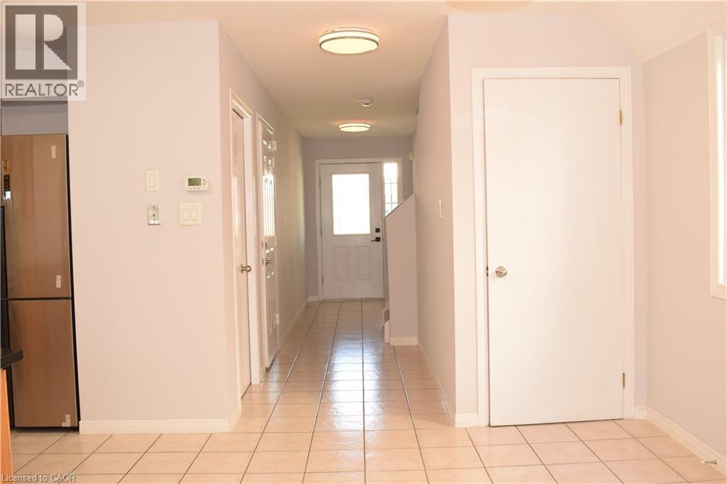 688 Star Flower Avenue Unit# A, Waterloo, Ontario  N2V 2L2 - Photo 2 - 40854100