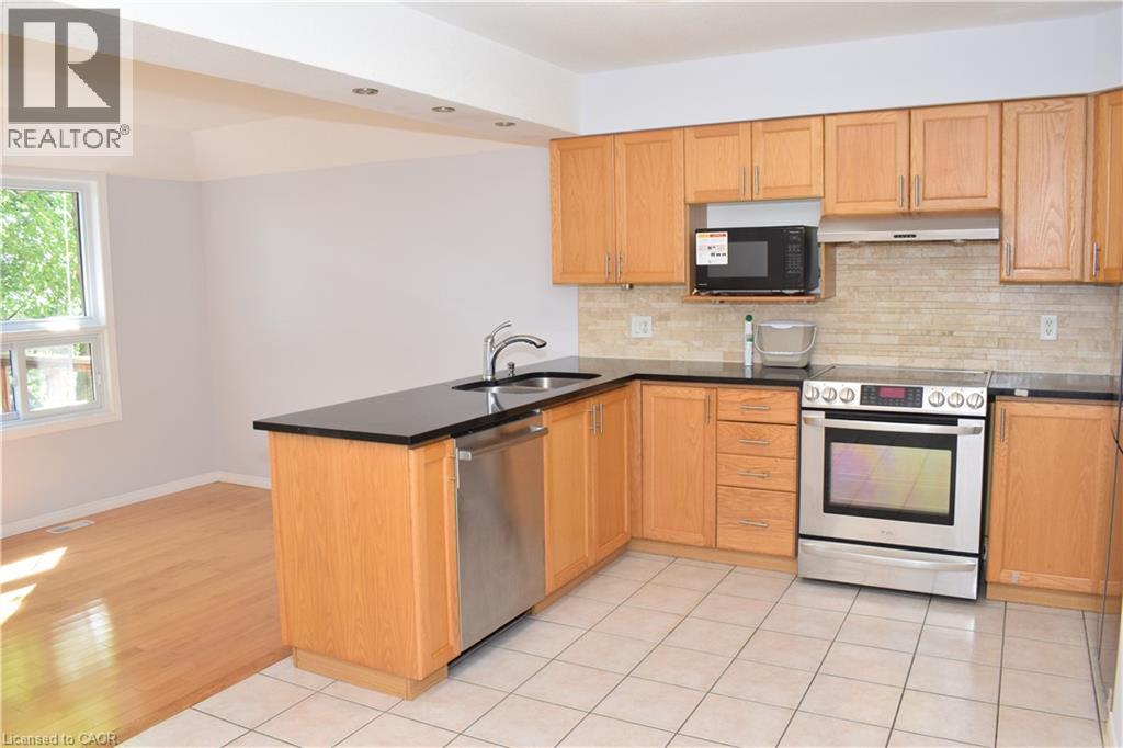 688 Star Flower Avenue Unit# A, Waterloo, Ontario  N2V 2L2 - Photo 4 - 40854100