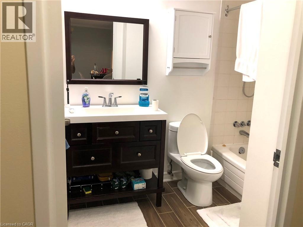 858 Commissioners Road E Unit# 806, London, Ontario  N6C 5Y5 - Photo 11 - 40854011