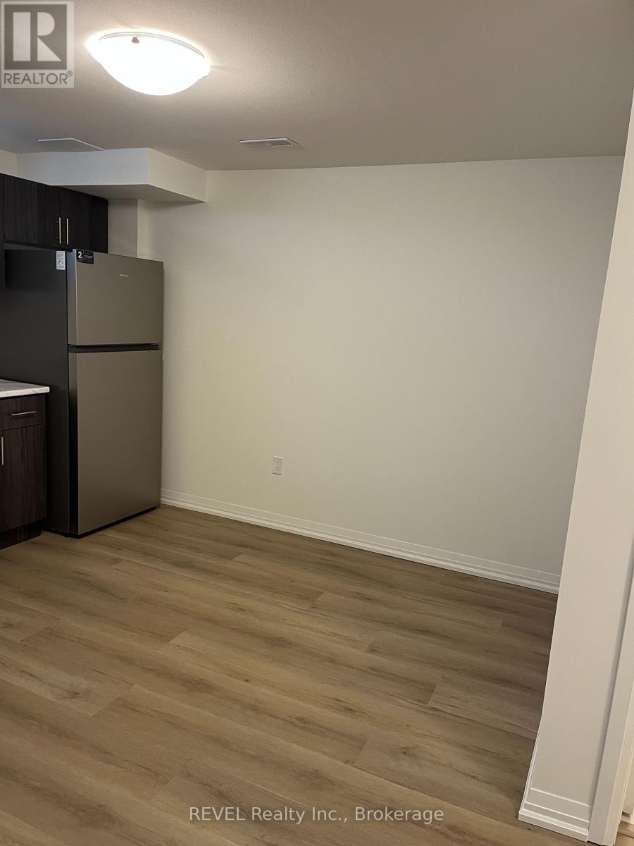 Lower Unit - 84 Acacia Road, Pelham, Ontario L0S 1E1 - Photo 4 - X13648452