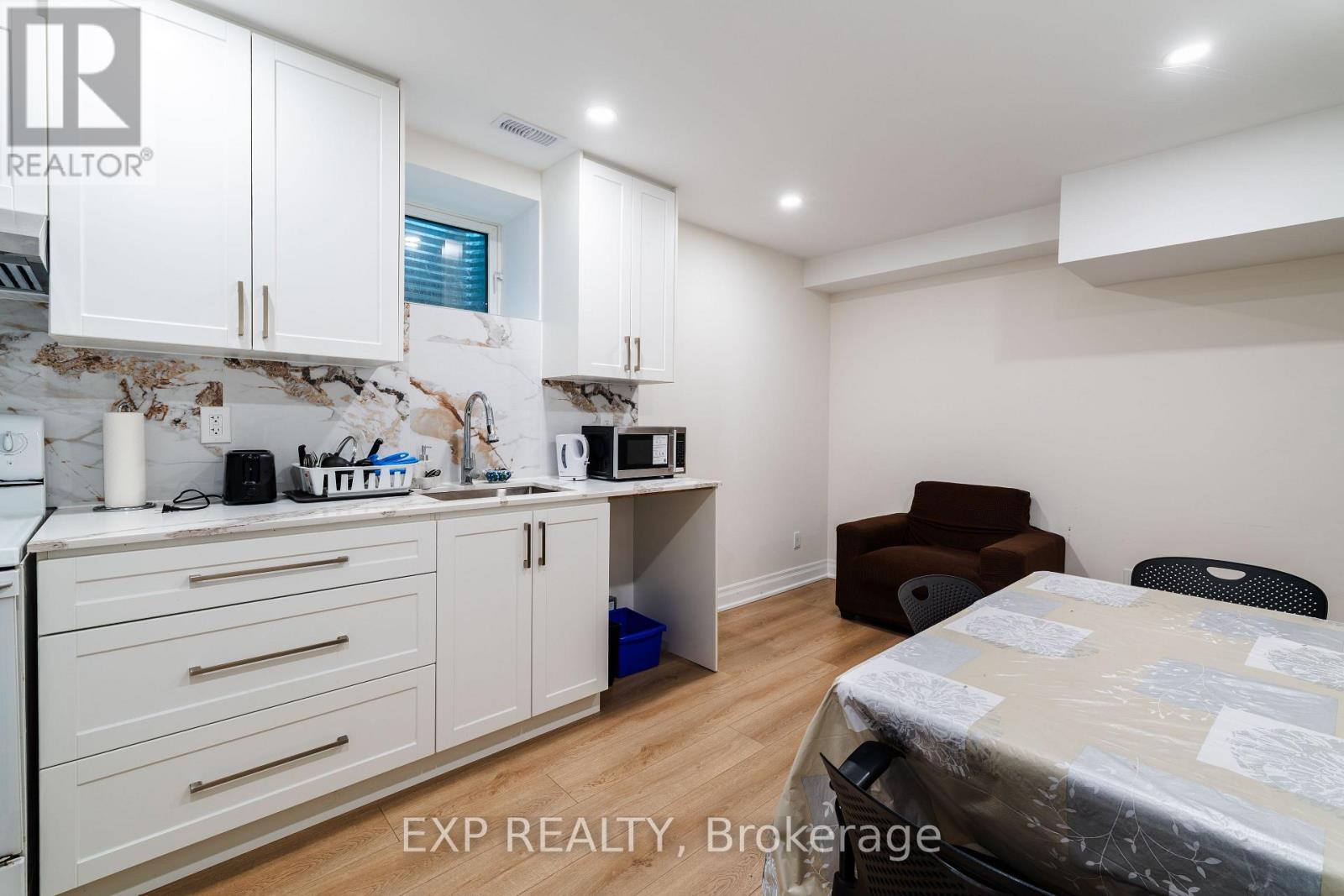 34 Rodda Boulevard, Toronto, Ontario M1E 2Z6 - Photo 5 - E13648462